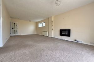 23' Living Room- click for photo gallery
